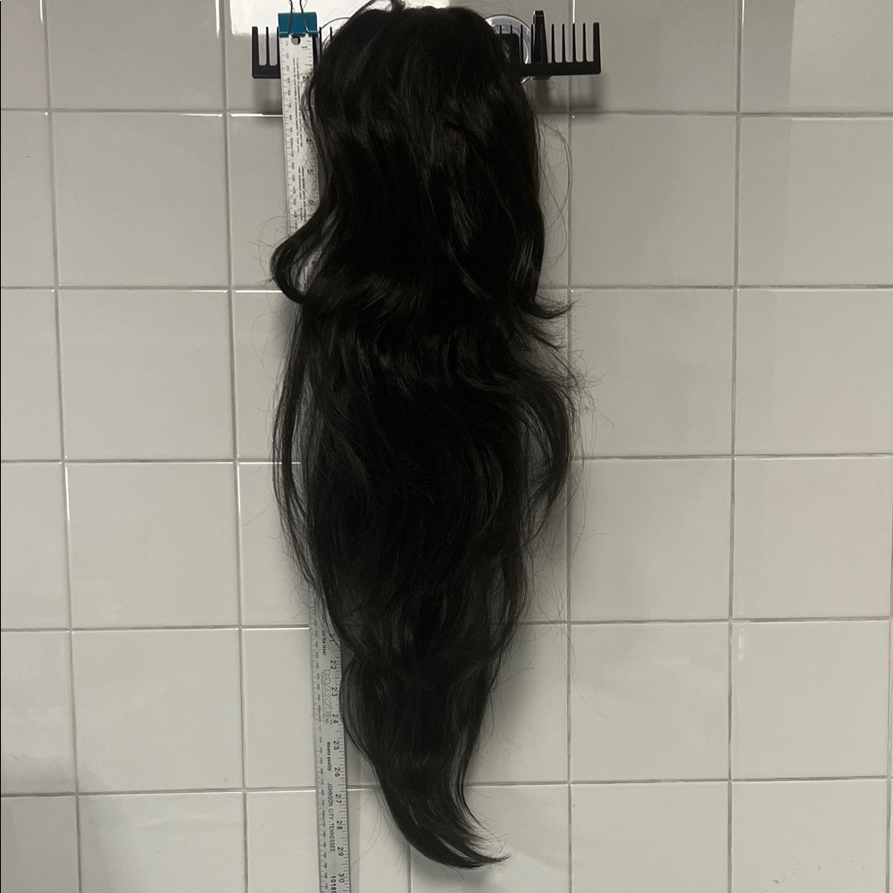 FreeTress 30” Dramatic Layered Ponytail 1B Off Black NWT